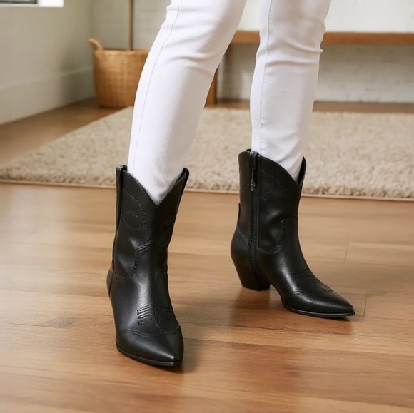 JF "Whitley" Black Faux Leather Western Style Boots Women's Sz 8 Side Zip - Picture 1 of 11